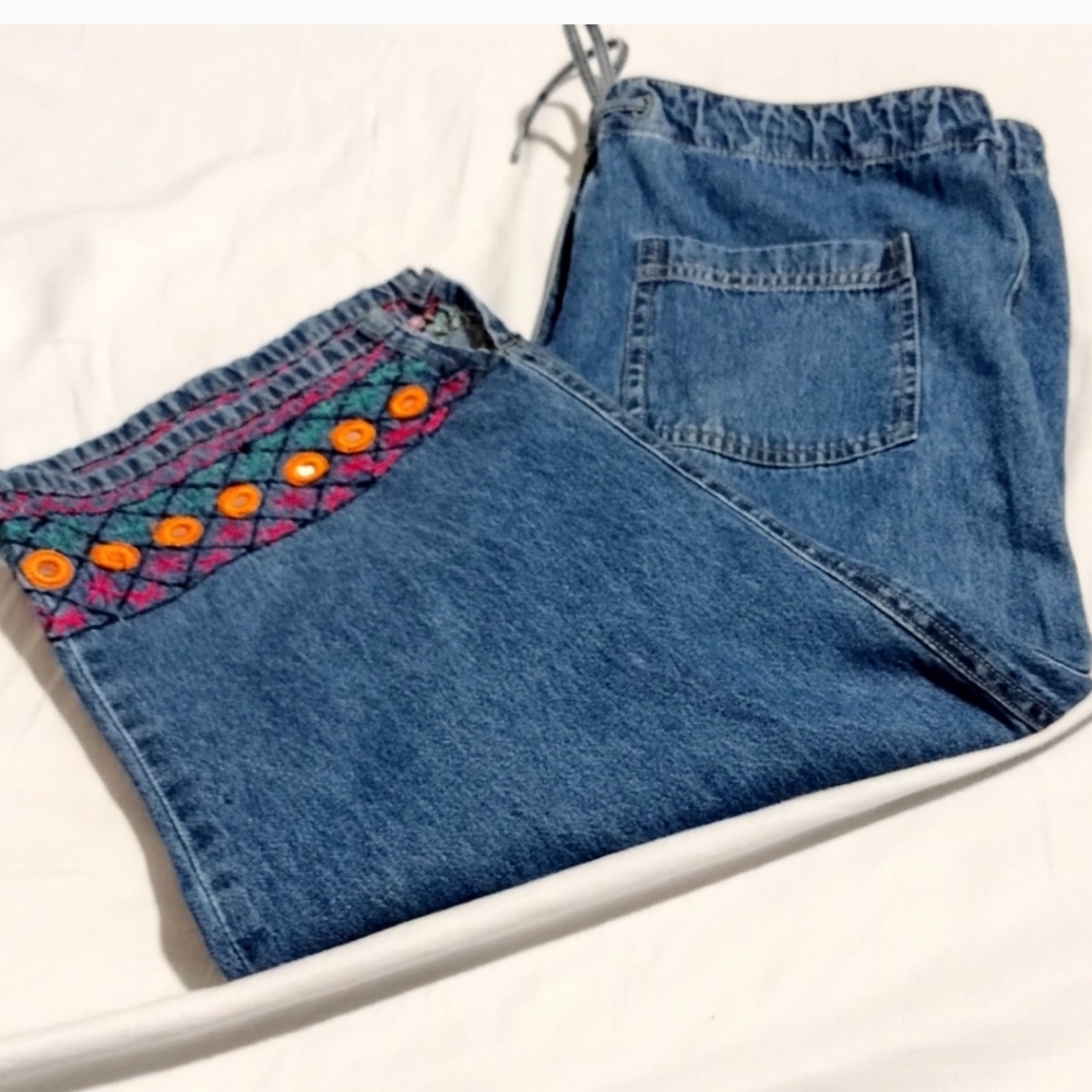 Agapo collection capri's. size XL.